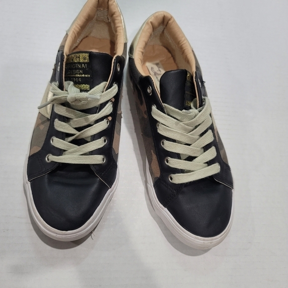 Vintage Havana Property Sneakers - Picture 3 of 15